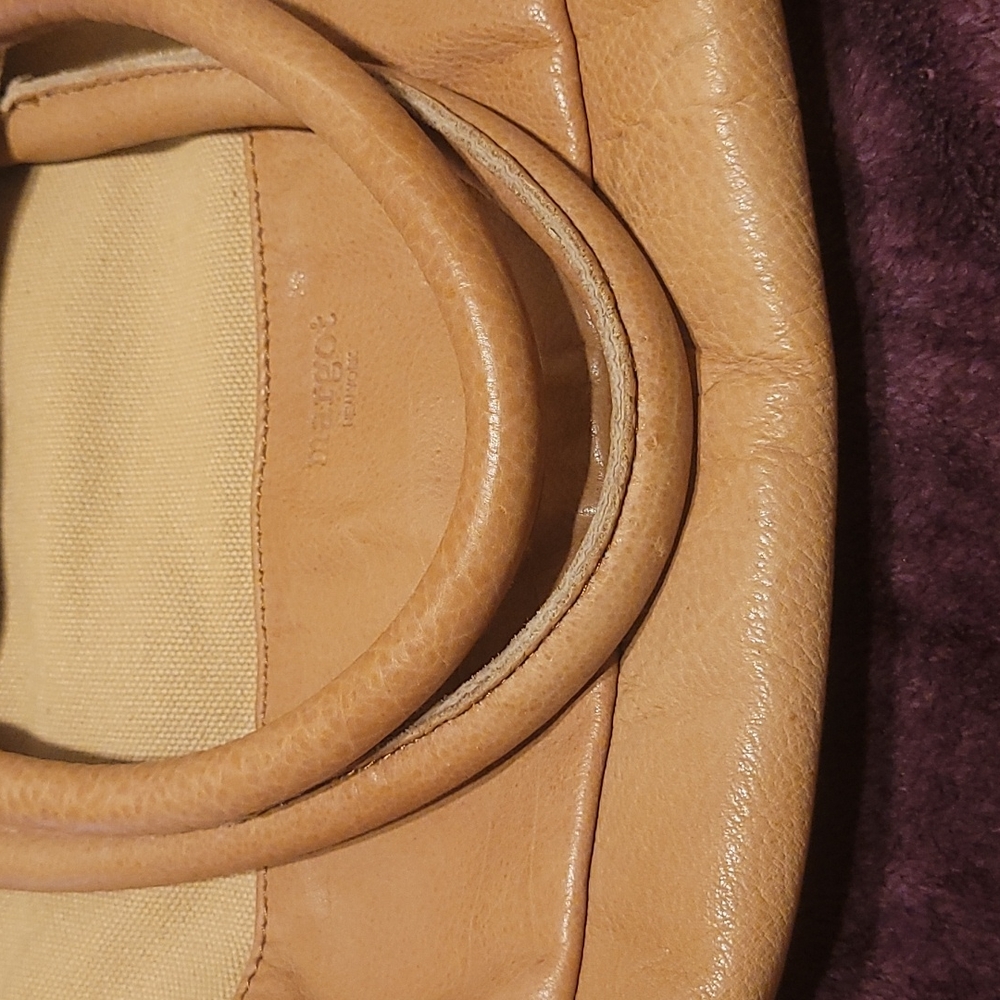 Margot -Foldover Zip Crossbody - Picture 8 of 9